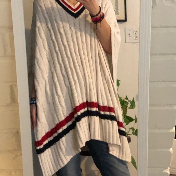 UGG Weslynn Poncho Sweater - Picture 3 of 5